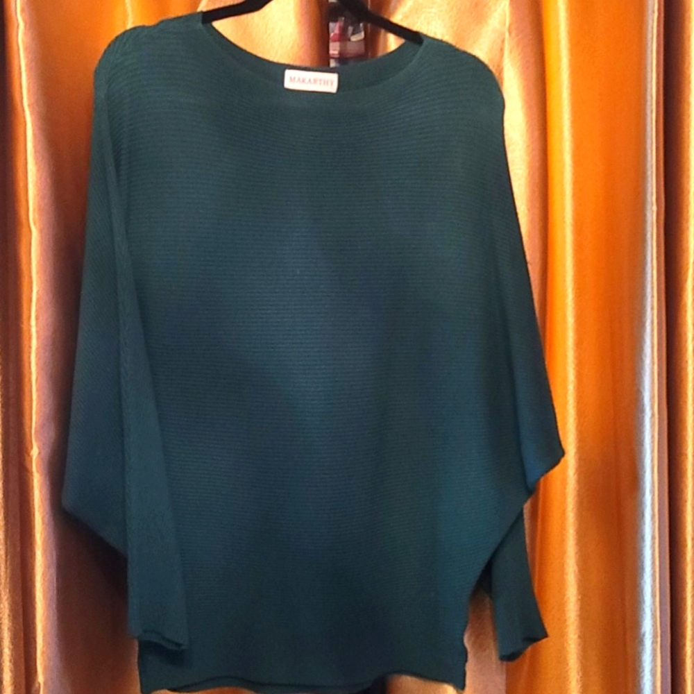 Womens Makarthy Batwing Sweater in forest Green